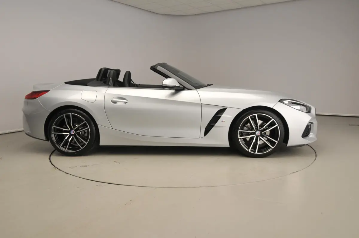 sDrive20i | M-Sportpakket | Laserlicht | Leder | Navigatie | M-Zetels | Stoelverwarming | DAB | Hifi speakers | Alu 19 inch