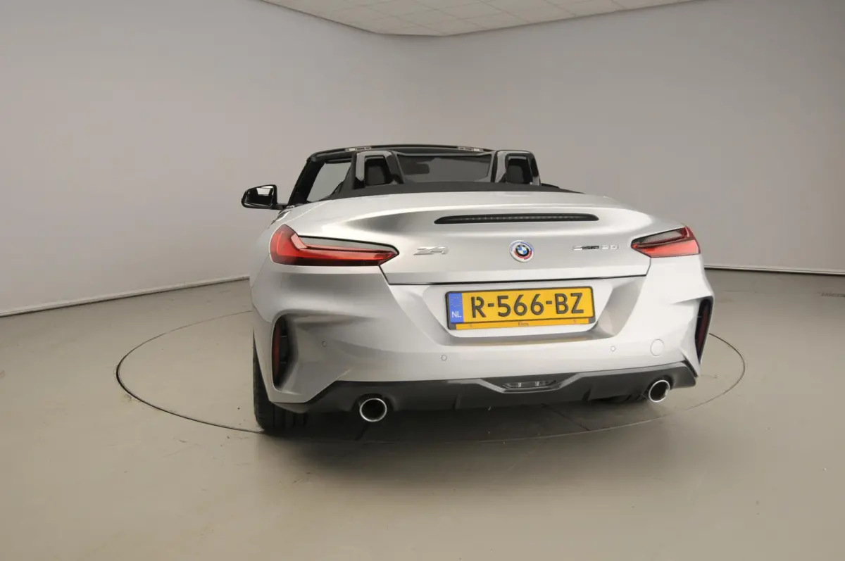 sDrive20i | M-Sportpakket | Laserlicht | Leder | Navigatie | M-Zetels | Stoelverwarming | DAB | Hifi speakers | Alu 19 inch