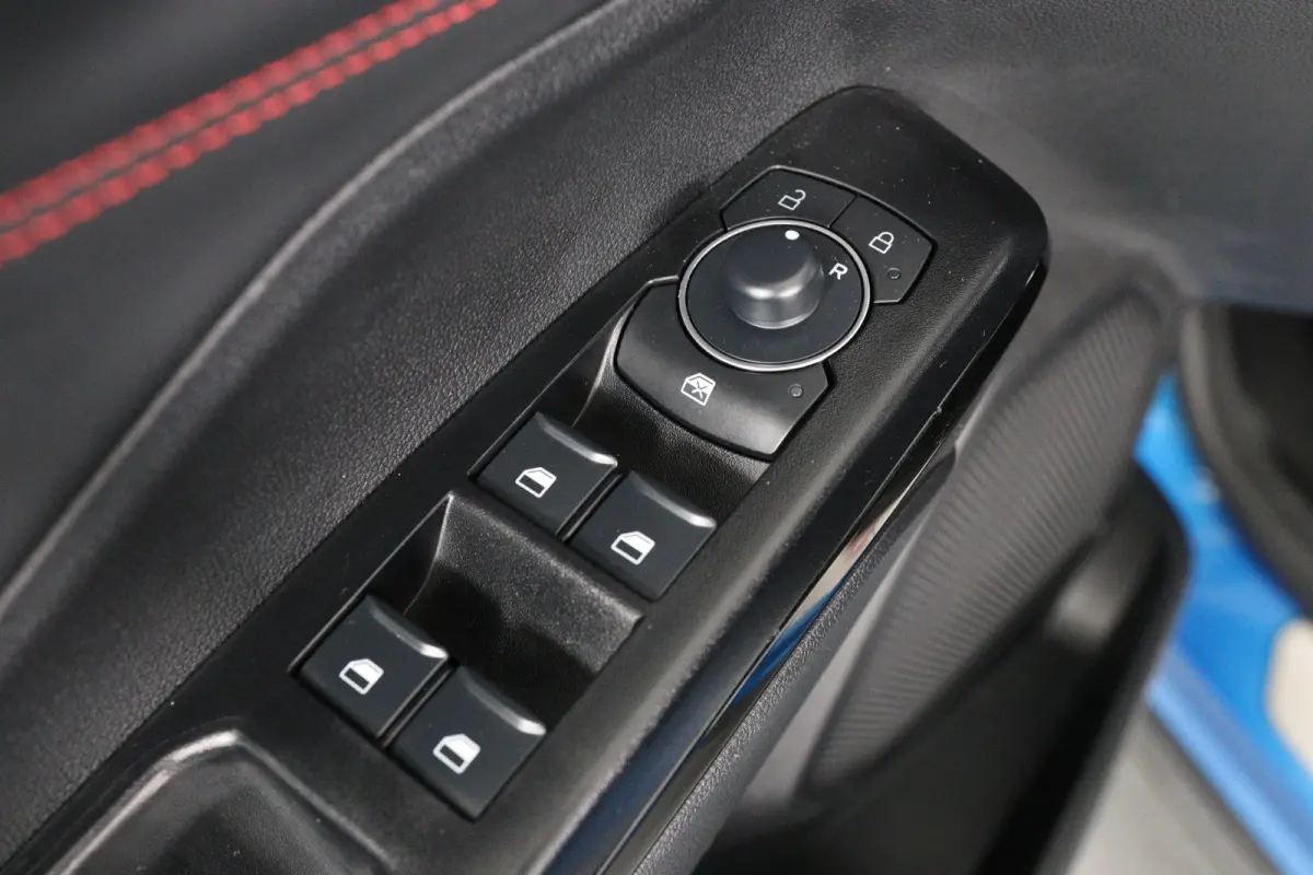 1.0 EcoBoost ST-Line | Automaat! | Winterpack | LED | Camera | Clima | Navi | Keyless | DAB | Parkeersensoren | Lichtmetalen Velgen