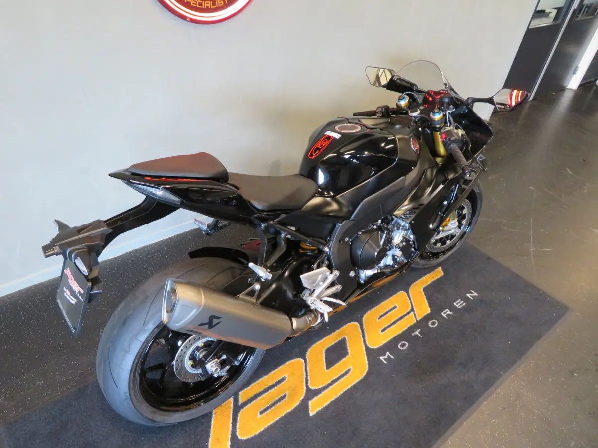CBR 1000 RR-R SP FIREBLADE TOPPER!