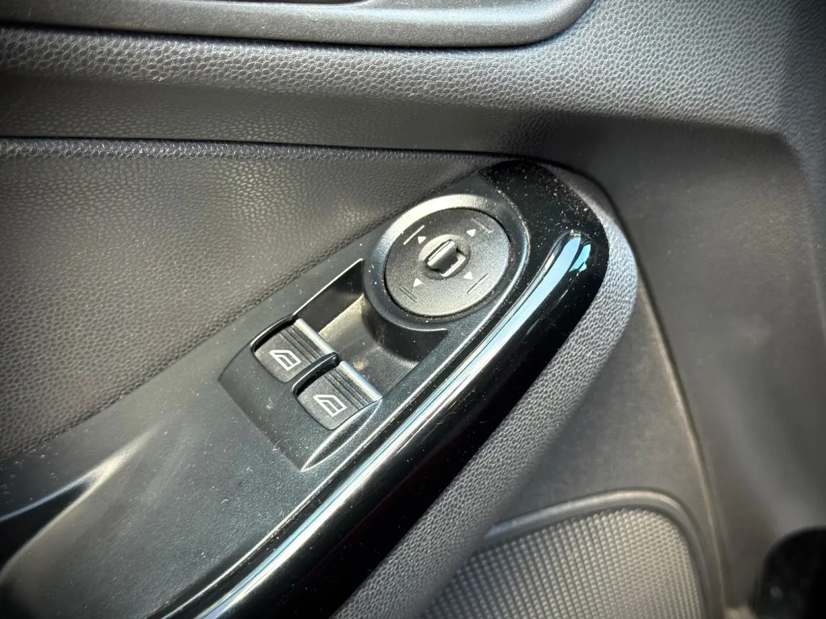1.0 EcoBoost Black Edition | NAVI | KEYLESS| LED |