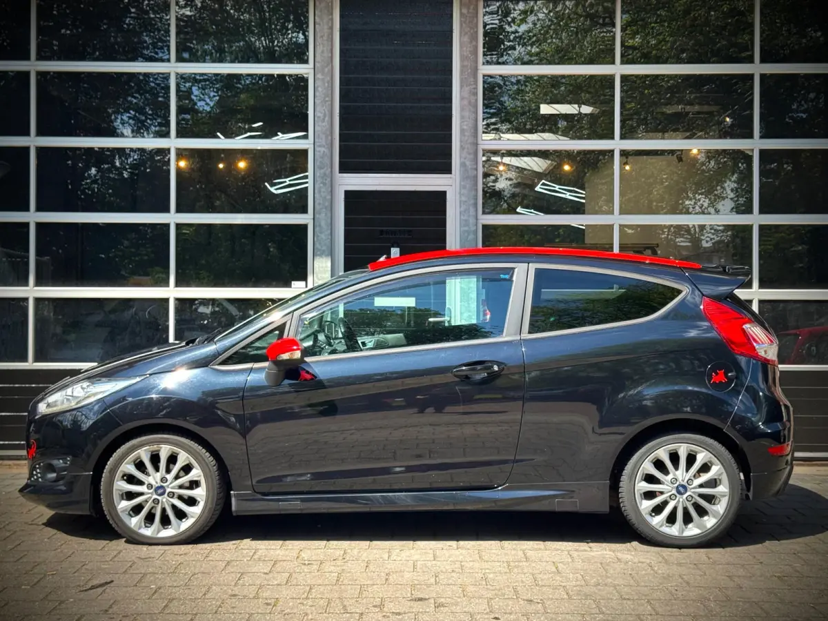 1.0 EcoBoost Black Edition | NAVI | KEYLESS| LED |