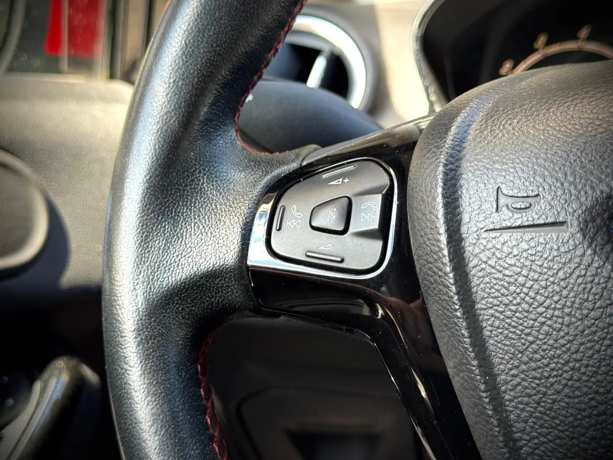 1.0 EcoBoost Black Edition | NAVI | KEYLESS| LED |