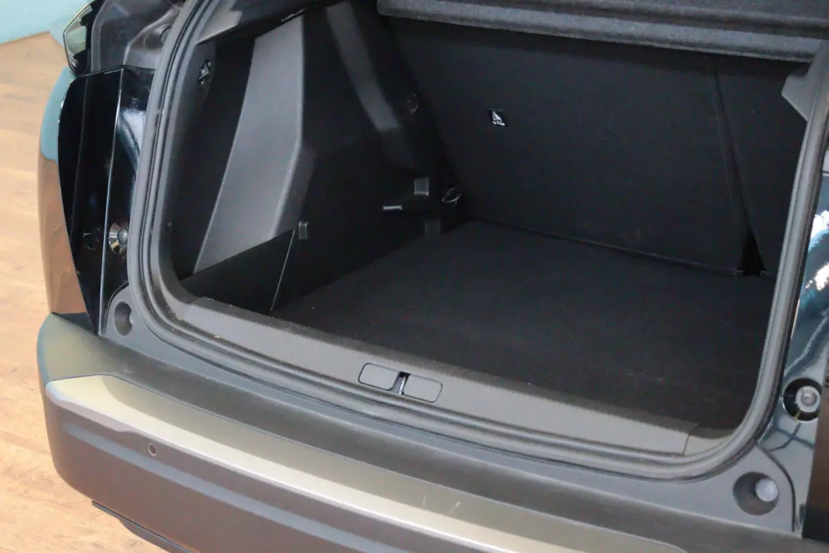 EV Allure 54 kWh | APPCONNECT | PDC V+A | CRUISE | LMV17" | LED |