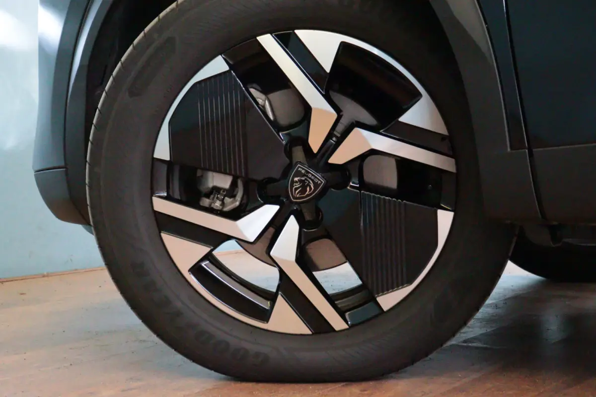 EV Allure 54 kWh | APPCONNECT | PDC V+A | CRUISE | LMV17" | LED |