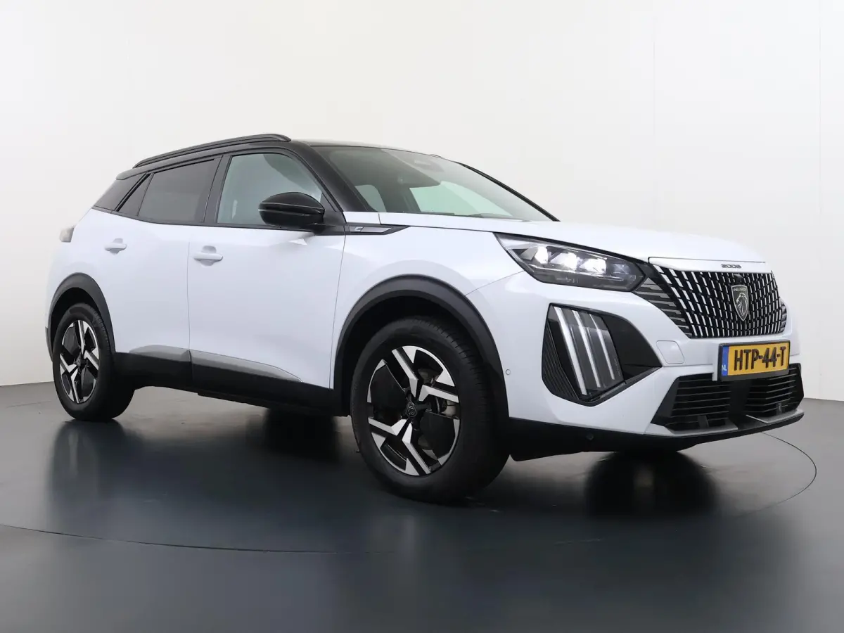 GT Avantage 54 kWh 156pk | Accu 98% | Navigatie | 360 camera | Cruise control adaptief | Lichtmetalen velgen | Full LED koplampen | Keyless entry | Apple Carplay en Android auto draadloos