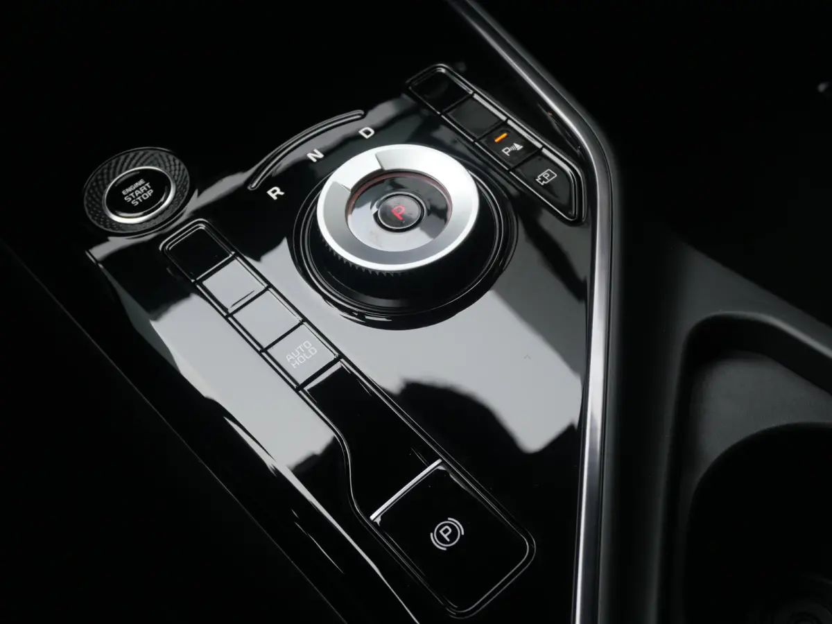 1.6 GDi Hybrid DynamicLine | Adapt Cruise. | Clima. | Navi. | Camera | Carplay | Parkeersensoren | Bekleding In Stof-/Lederlook Combinatie