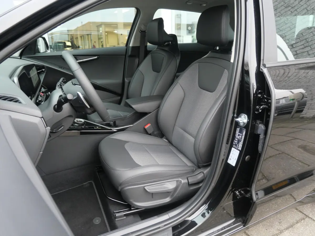1.6 GDi Hybrid DynamicLine | Adapt Cruise. | Clima. | Navi. | Camera | Carplay | Parkeersensoren | Bekleding In Stof-/Lederlook Combinatie