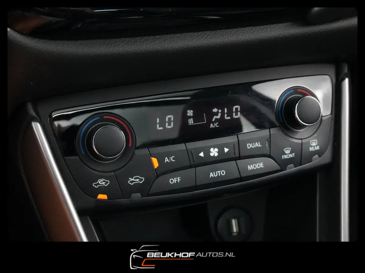 1.4 Boosterjet Style Smart Hybrid Pano Leer