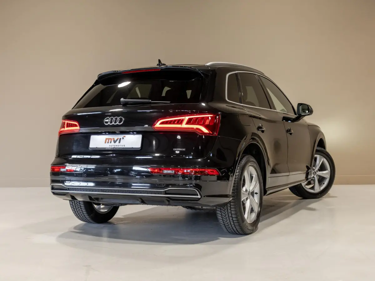 2.0 TFSI quattro Sport 2x S-Line / 252pk / Trekhaak / B&O / Achteruitrij camera / Dodehoek detectie / Head-up display /