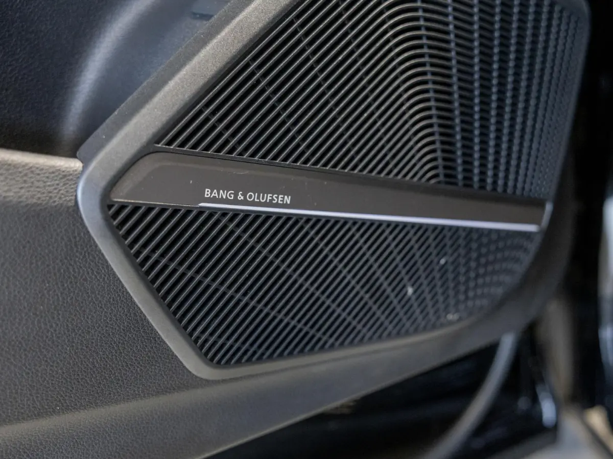 2.0 TFSI quattro Sport 2x S-Line / 252pk / Trekhaak / B&O / Achteruitrij camera / Dodehoek detectie / Head-up display /