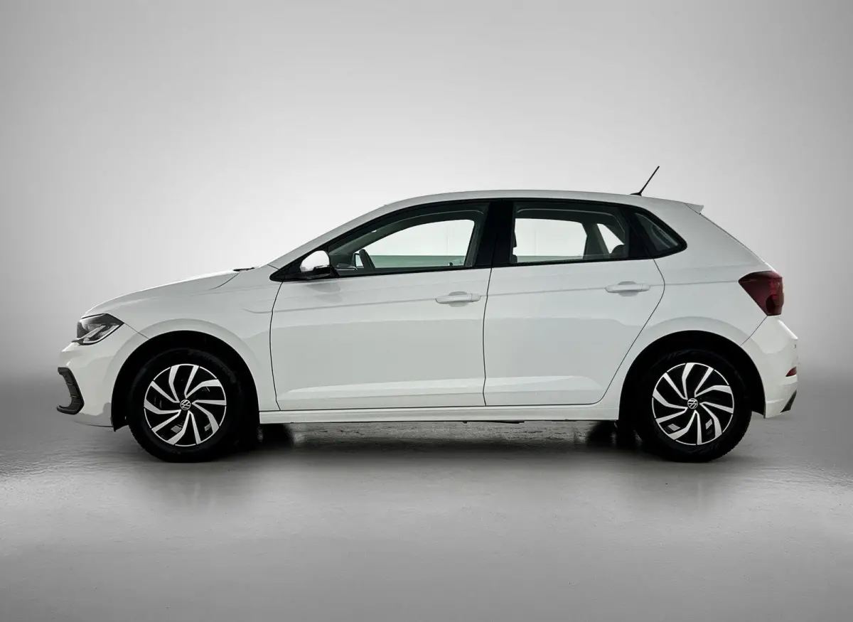 1.0 TSI Life Business | Parkeersensoren Voor/achter | 15 Inch velgen | Cruise control | Stoelverwarming | Airco | Navigatie |