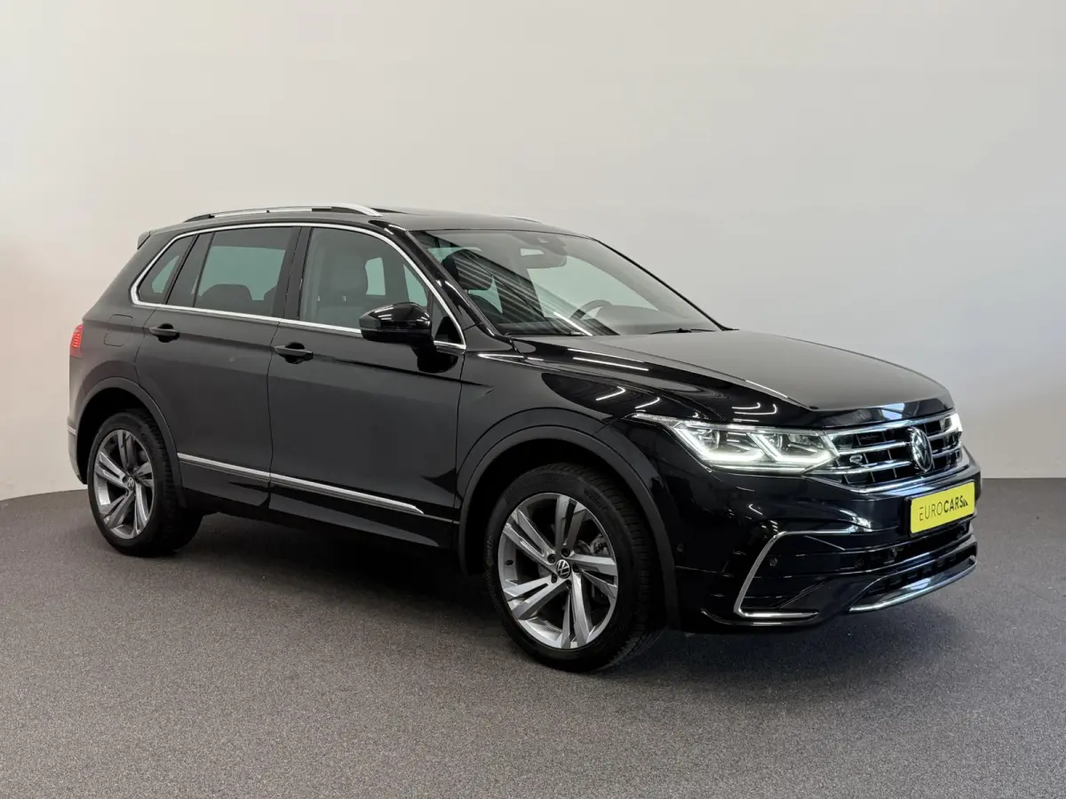 1.4 TSI eHybrid R-Line Business+ Automaat Trekhaak Panoramadak Navigatie IQ Light Stoel en Stuurverwarming Draadloze telefoonlader Digital Cockpit Climate Control Parkeersensoren 19 Inch