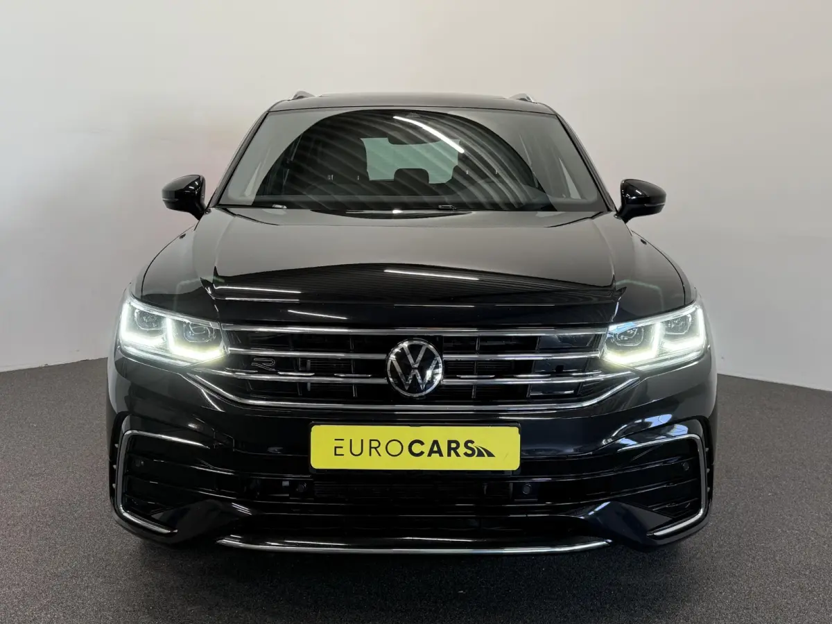 1.4 TSI eHybrid R-Line Business+ Automaat Trekhaak Panoramadak Navigatie IQ Light Stoel en Stuurverwarming Draadloze telefoonlader Digital Cockpit Climate Control Parkeersensoren 19 Inch