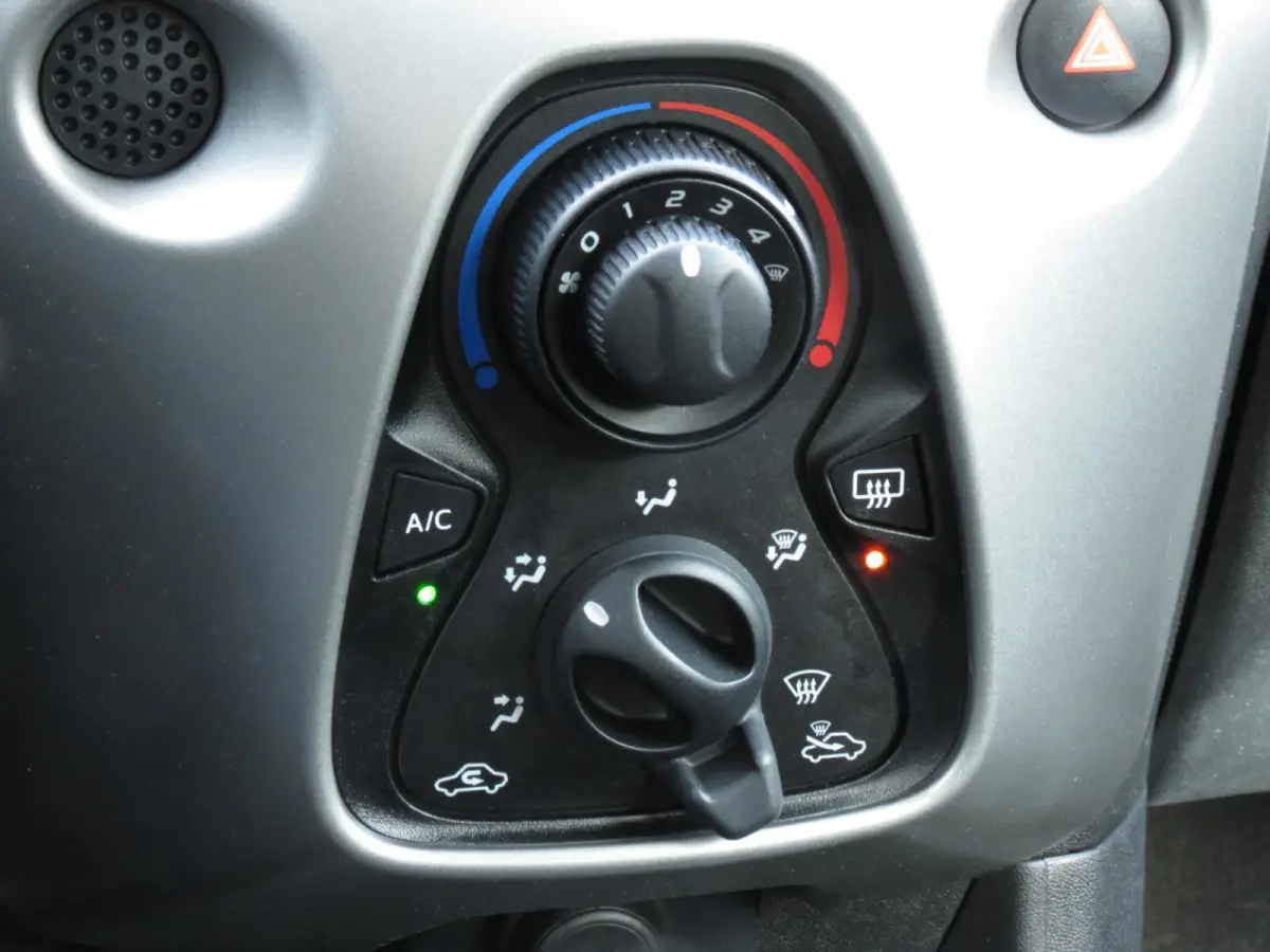 1.0 e-VTi Active 5-DEURS | AIRCO | BLUETOOTH | ORG NEDERLANDSE AUTO | ELEK RAMEN |