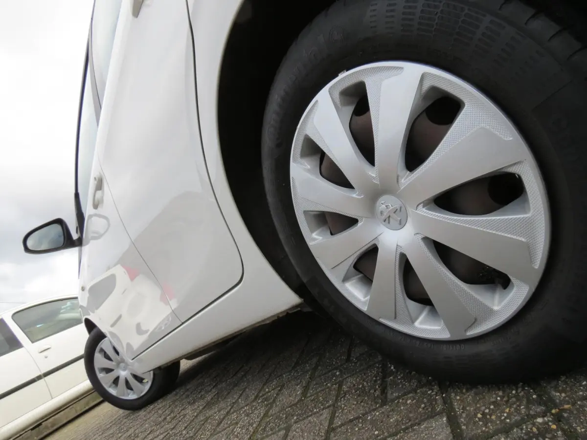 1.0 e-VTi Active 5-DEURS | AIRCO | BLUETOOTH | ORG NEDERLANDSE AUTO | ELEK RAMEN |