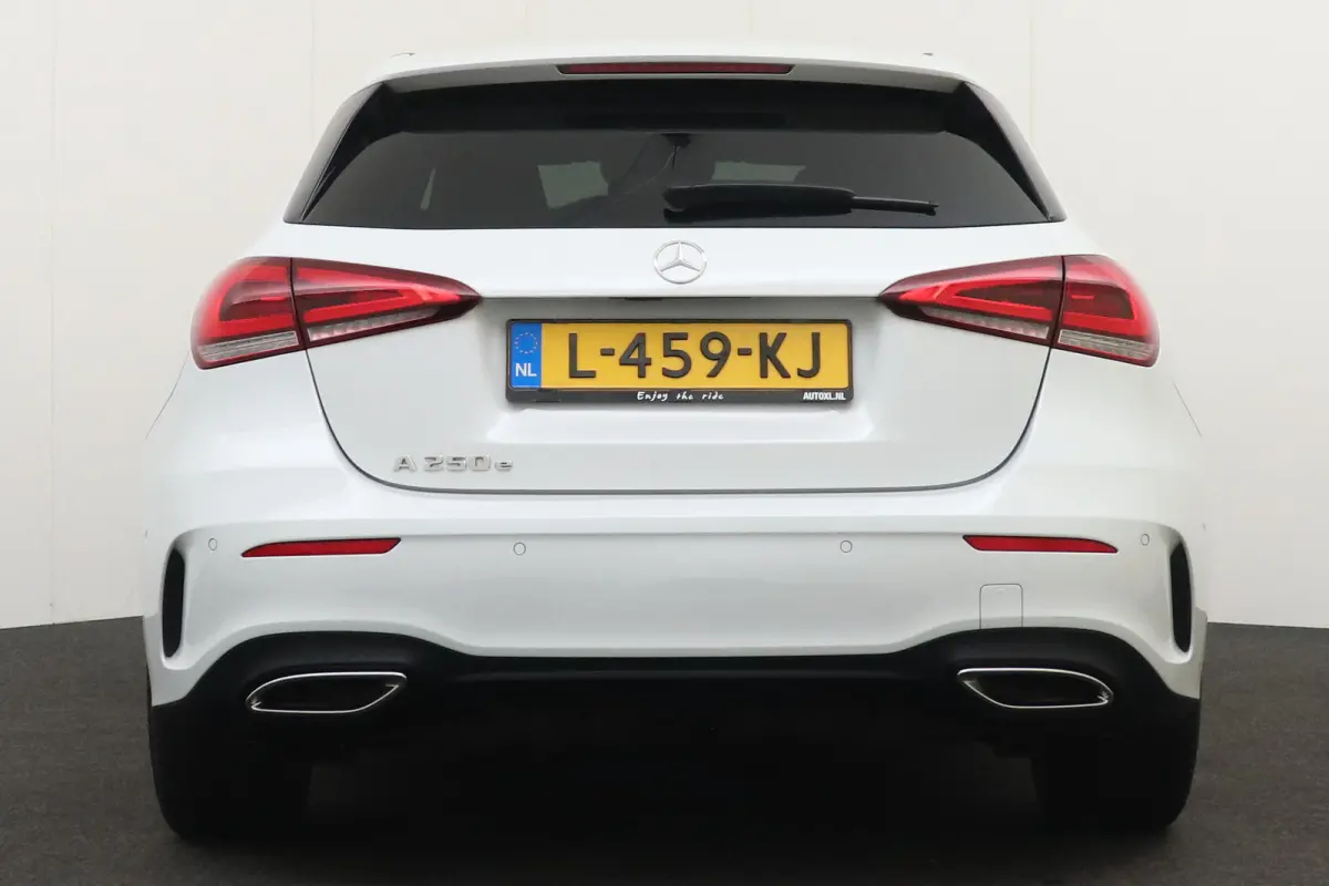 250e AMG Night-Pack Camera 18'LMV Carplay Sfeerverlichting