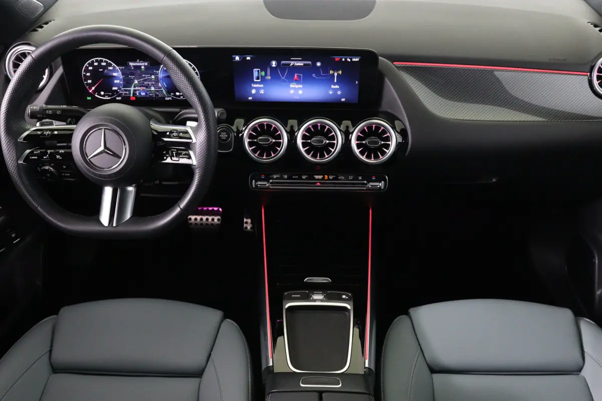 250 e AMG Line | Open Dak | Sfeerverlichting | Leder | LED | Memory Zetels | BLIS | Cruise Adaptive | Stoelverwarming | Navi | Clima | Camera | Keyless | Parkeersensoren V+A