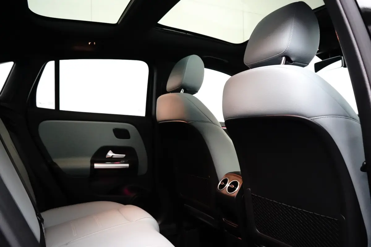 250 e AMG Line | Open Dak | Sfeerverlichting | Leder | LED | Memory Zetels | BLIS | Cruise Adaptive | Stoelverwarming | Navi | Clima | Camera | Keyless | Parkeersensoren V+A