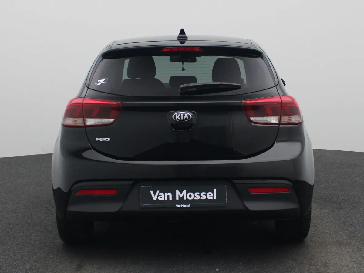 Fusion 1.0T 74kW | 100 PK | Apple Carplay / Android Auto | Camera | Lichtmetalen Velgen | Privacy Glass |