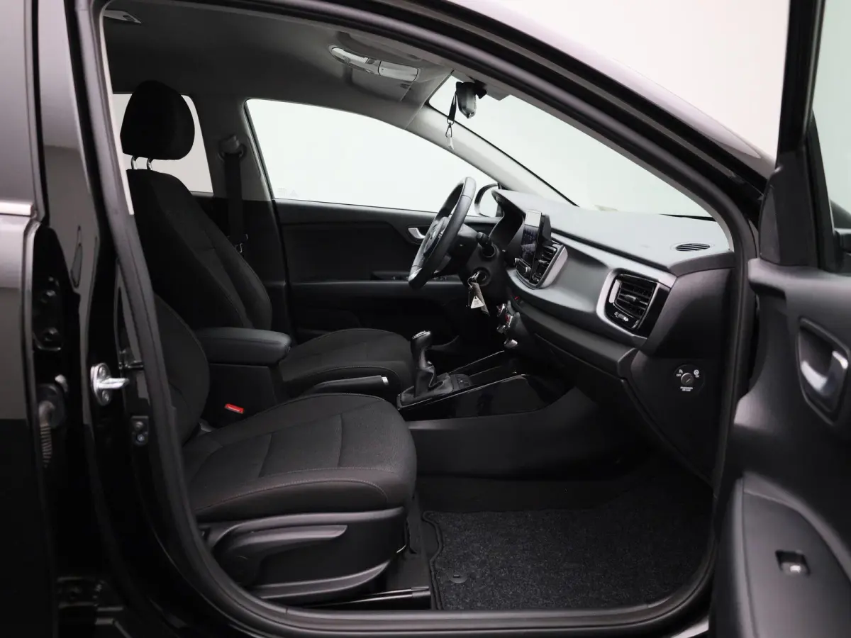 Fusion 1.0T 74kW | 100 PK | Apple Carplay / Android Auto | Camera | Lichtmetalen Velgen | Privacy Glass |