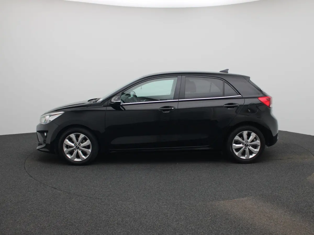 Fusion 1.0T 74kW | 100 PK | Apple Carplay / Android Auto | Camera | Lichtmetalen Velgen | Privacy Glass |