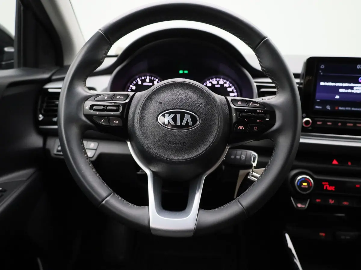Fusion 1.0T 74kW | 100 PK | Apple Carplay / Android Auto | Camera | Lichtmetalen Velgen | Privacy Glass |