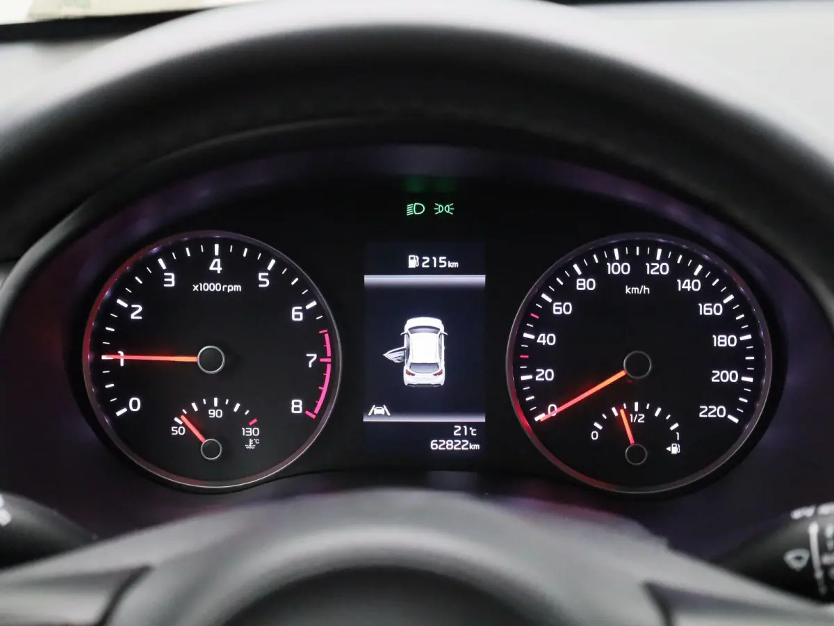 Fusion 1.0T 74kW | 100 PK | Apple Carplay / Android Auto | Camera | Lichtmetalen Velgen | Privacy Glass |