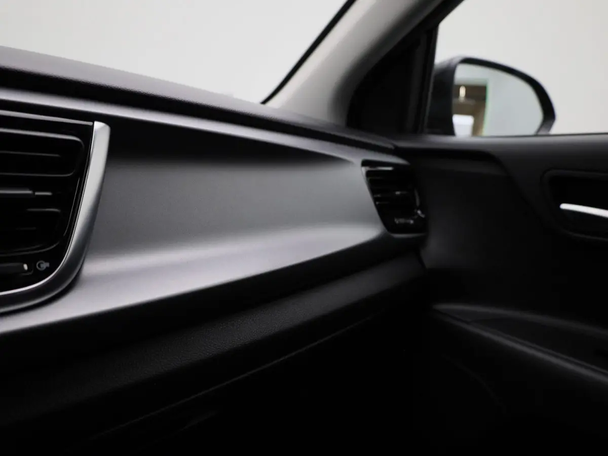 Fusion 1.0T 74kW | 100 PK | Apple Carplay / Android Auto | Camera | Lichtmetalen Velgen | Privacy Glass |