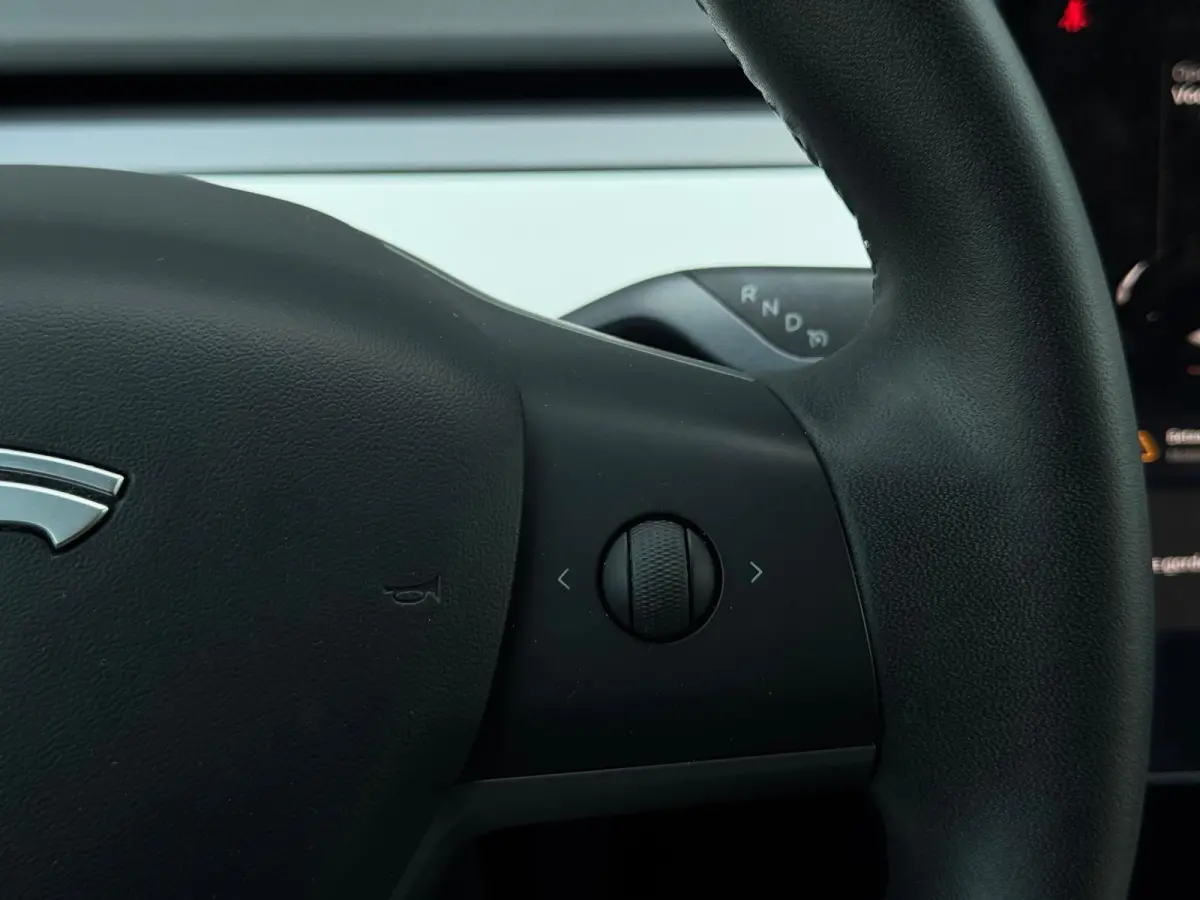 Long Range AWD 75 kWh NAVI | LEDER | CAMERA | LED | CR CONTROL