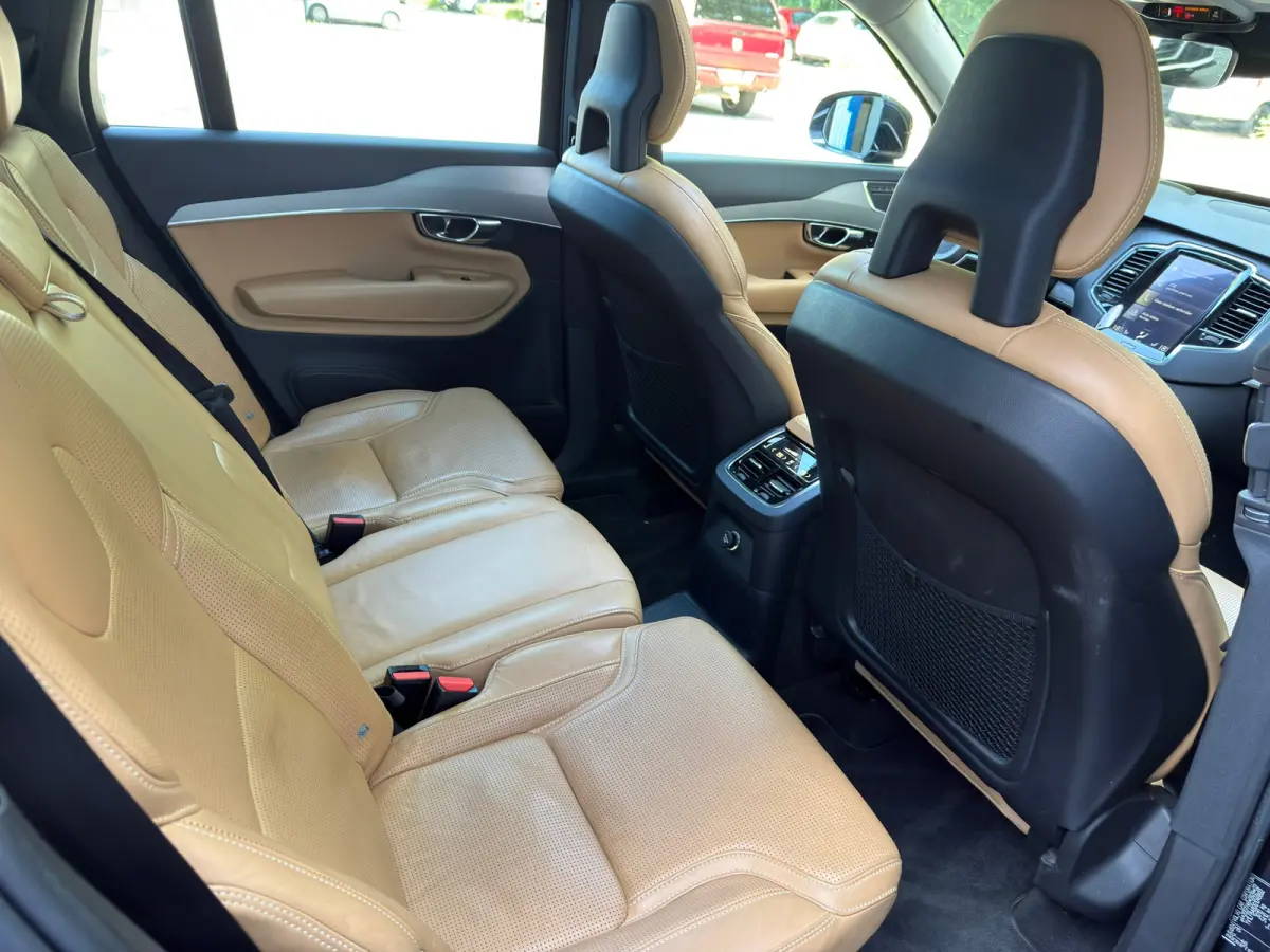 2.0 T8 Twin Engine AWD Inscription luxe 78,92% SOH l 7 Persoons l Pano l Trekhaak l Pilot Assist l Park Assist l Head