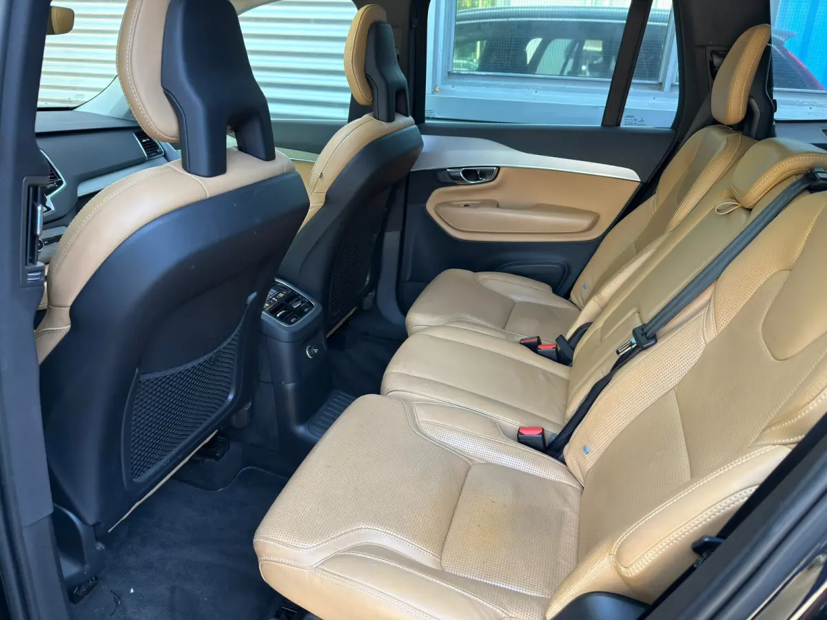 2.0 T8 Twin Engine AWD Inscription luxe 78,92% SOH l 7 Persoons l Pano l Trekhaak l Pilot Assist l Park Assist l Head