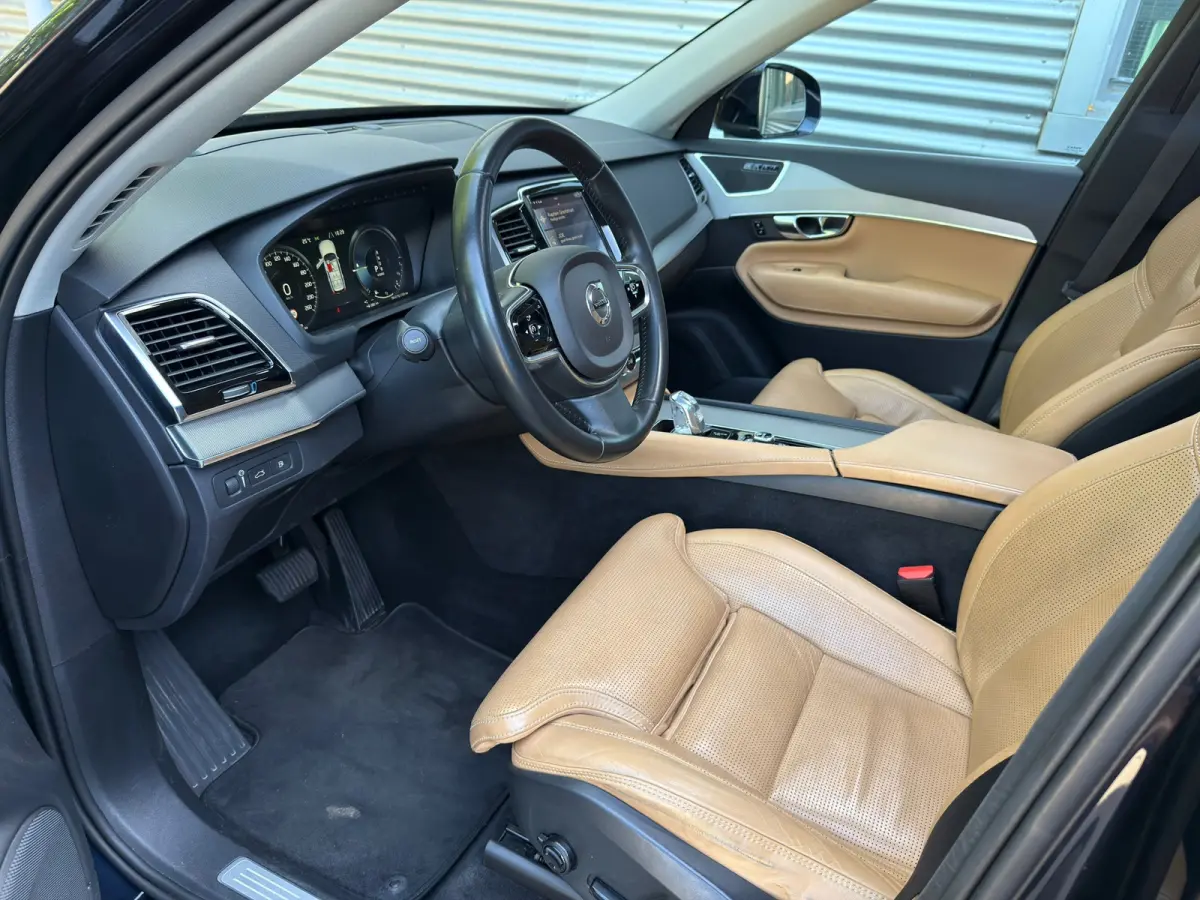 2.0 T8 Twin Engine AWD Inscription luxe 78,92% SOH l 7 Persoons l Pano l Trekhaak l Pilot Assist l Park Assist l Head