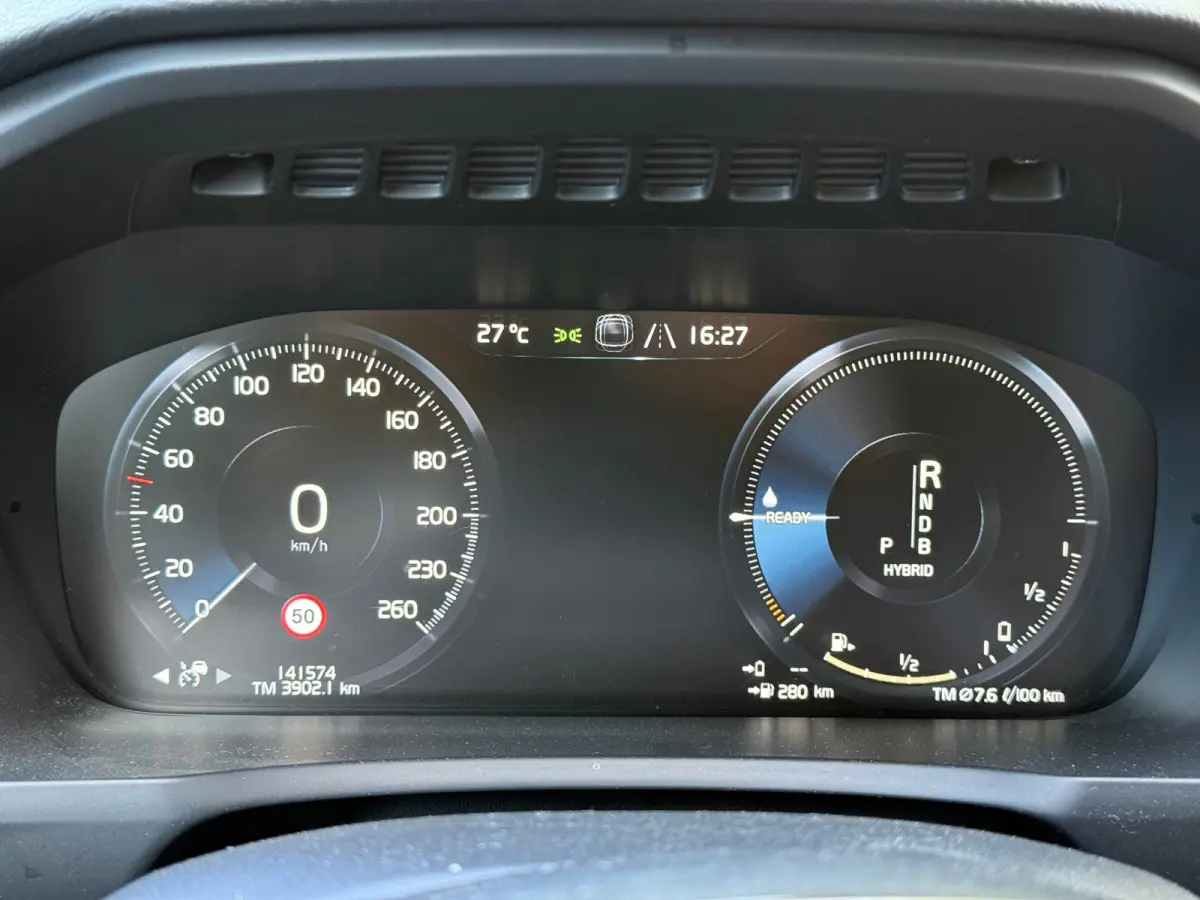 2.0 T8 Twin Engine AWD Inscription luxe 78,92% SOH l 7 Persoons l Pano l Trekhaak l Pilot Assist l Park Assist l Head