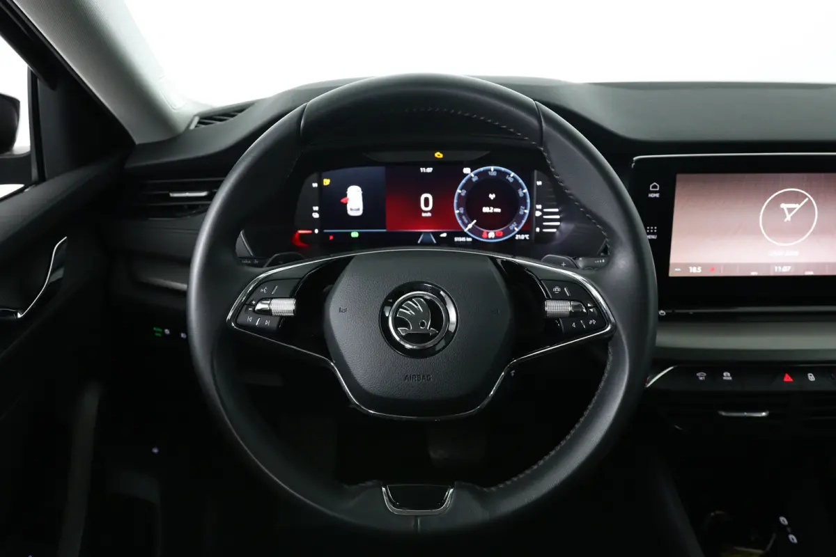 1.4 TSI iV PHEV Business Edition | Dealer Onderhouden! | LED | Navi By App | Clima | Parkeersensoren | Cruise Control | DAB | Lichtmetalen Velgen
