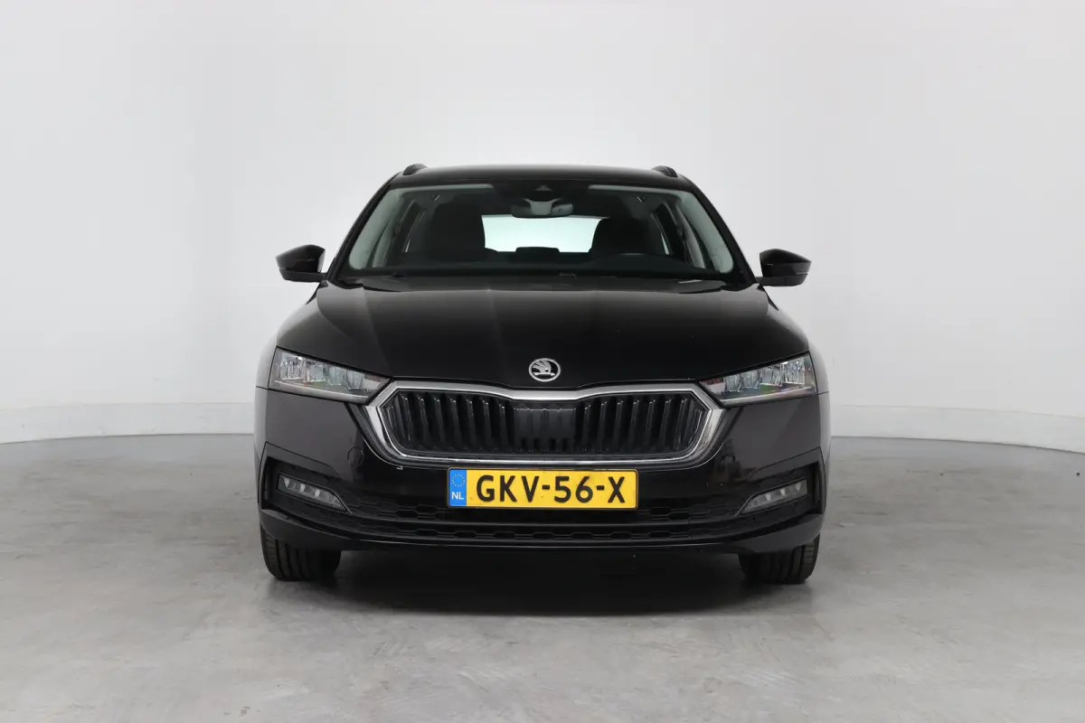 1.4 TSI iV PHEV Business Edition | Dealer Onderhouden! | LED | Navi By App | Clima | Parkeersensoren | Cruise Control | DAB | Lichtmetalen Velgen