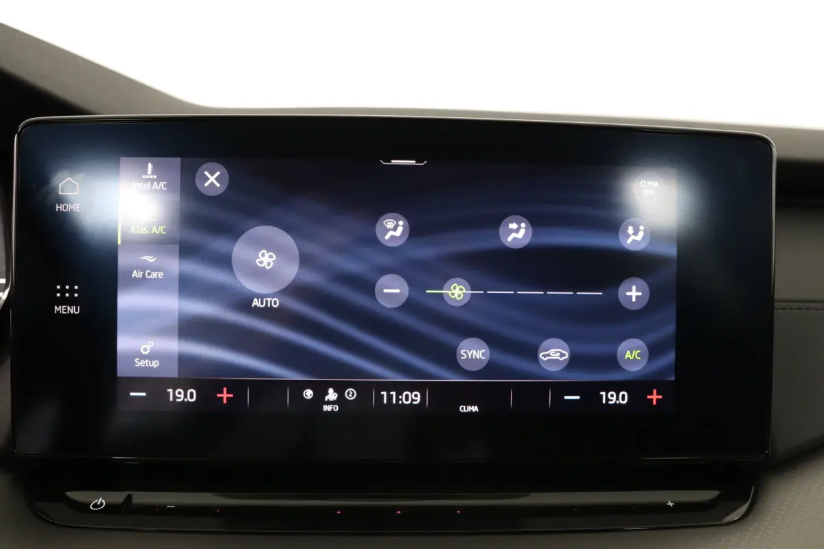 1.4 TSI iV PHEV Business Edition | Dealer Onderhouden! | LED | Navi By App | Clima | Parkeersensoren | Cruise Control | DAB | Lichtmetalen Velgen