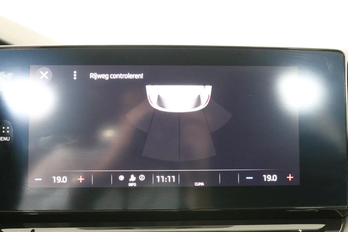 1.4 TSI iV PHEV Business Edition | Dealer Onderhouden! | LED | Navi By App | Clima | Parkeersensoren | Cruise Control | DAB | Lichtmetalen Velgen
