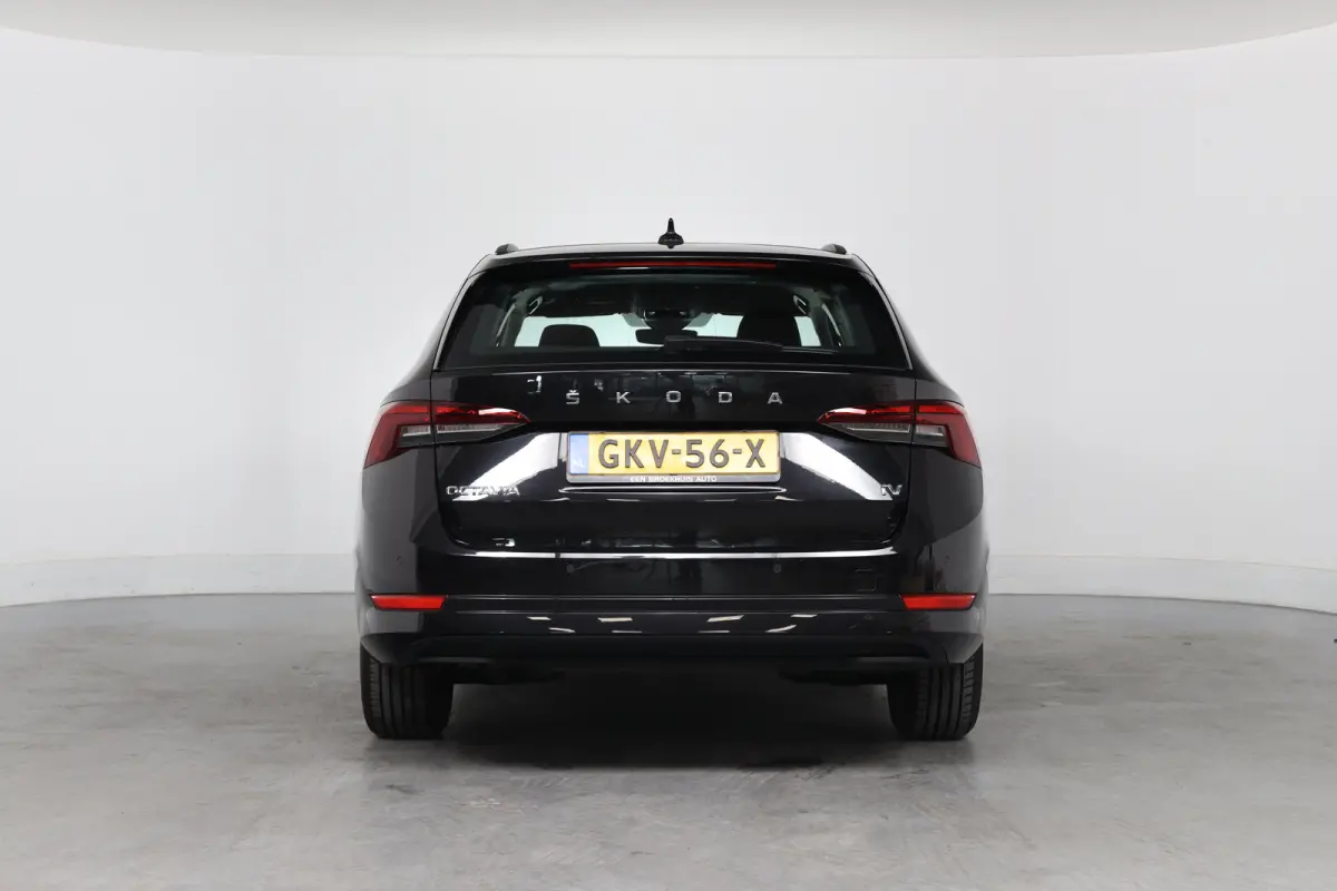 1.4 TSI iV PHEV Business Edition | Dealer Onderhouden! | LED | Navi By App | Clima | Parkeersensoren | Cruise Control | DAB | Lichtmetalen Velgen