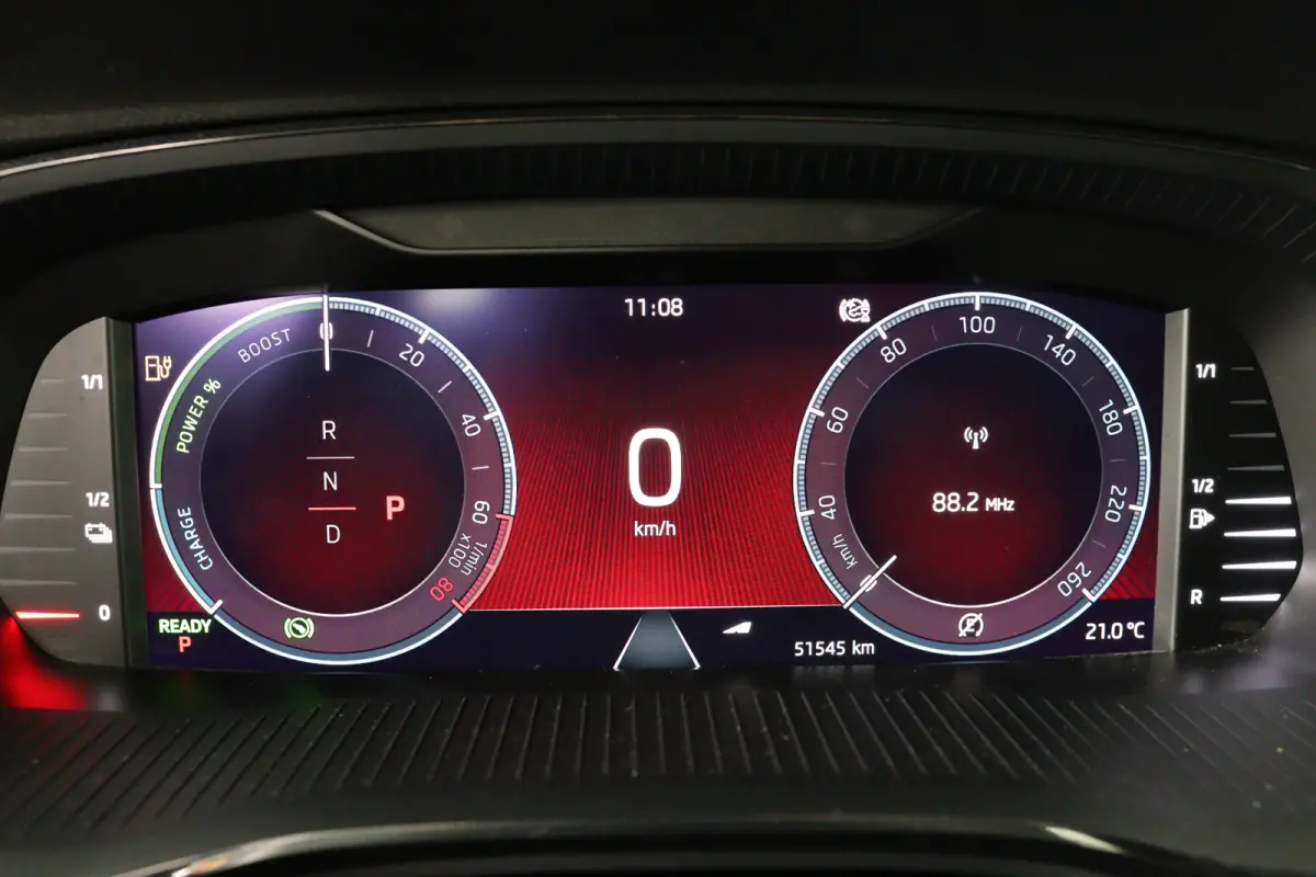 1.4 TSI iV PHEV Business Edition | Dealer Onderhouden! | LED | Navi By App | Clima | Parkeersensoren | Cruise Control | DAB | Lichtmetalen Velgen