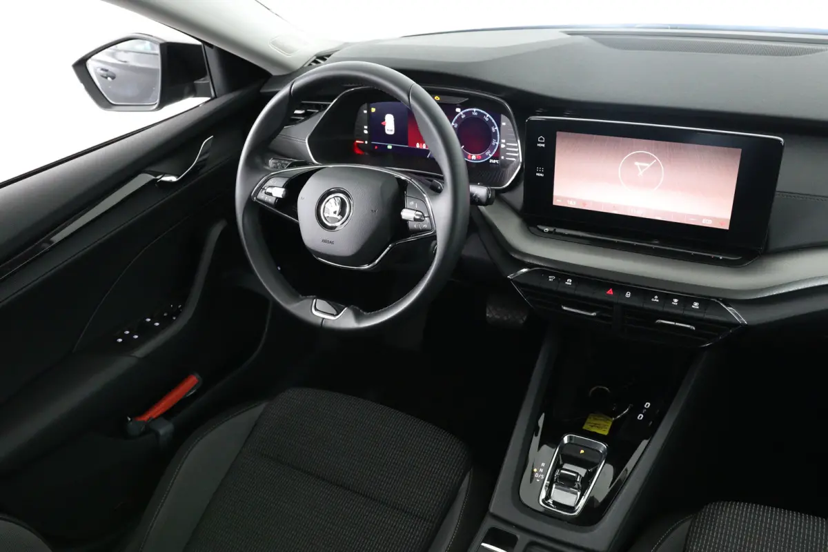 1.4 TSI iV PHEV Business Edition | Dealer Onderhouden! | LED | Navi By App | Clima | Parkeersensoren | Cruise Control | DAB | Lichtmetalen Velgen