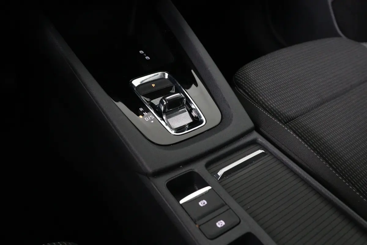 1.4 TSI iV PHEV Business Edition | Dealer Onderhouden! | LED | Navi By App | Clima | Parkeersensoren | Cruise Control | DAB | Lichtmetalen Velgen
