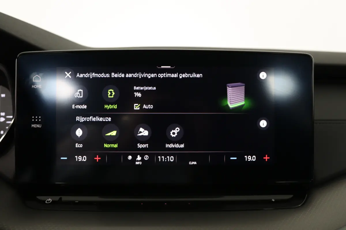 1.4 TSI iV PHEV Business Edition | Dealer Onderhouden! | LED | Navi By App | Clima | Parkeersensoren | Cruise Control | DAB | Lichtmetalen Velgen