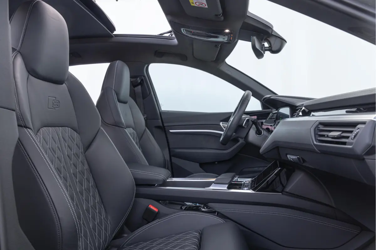 55 Quattro 408pk 115 kWh S-Line S-stoelen Pano Trekhaak