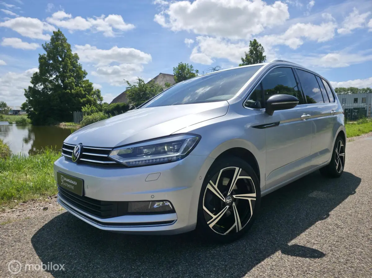 1.5 TSI R-Line / 5pers. / Pano / El. Trekh