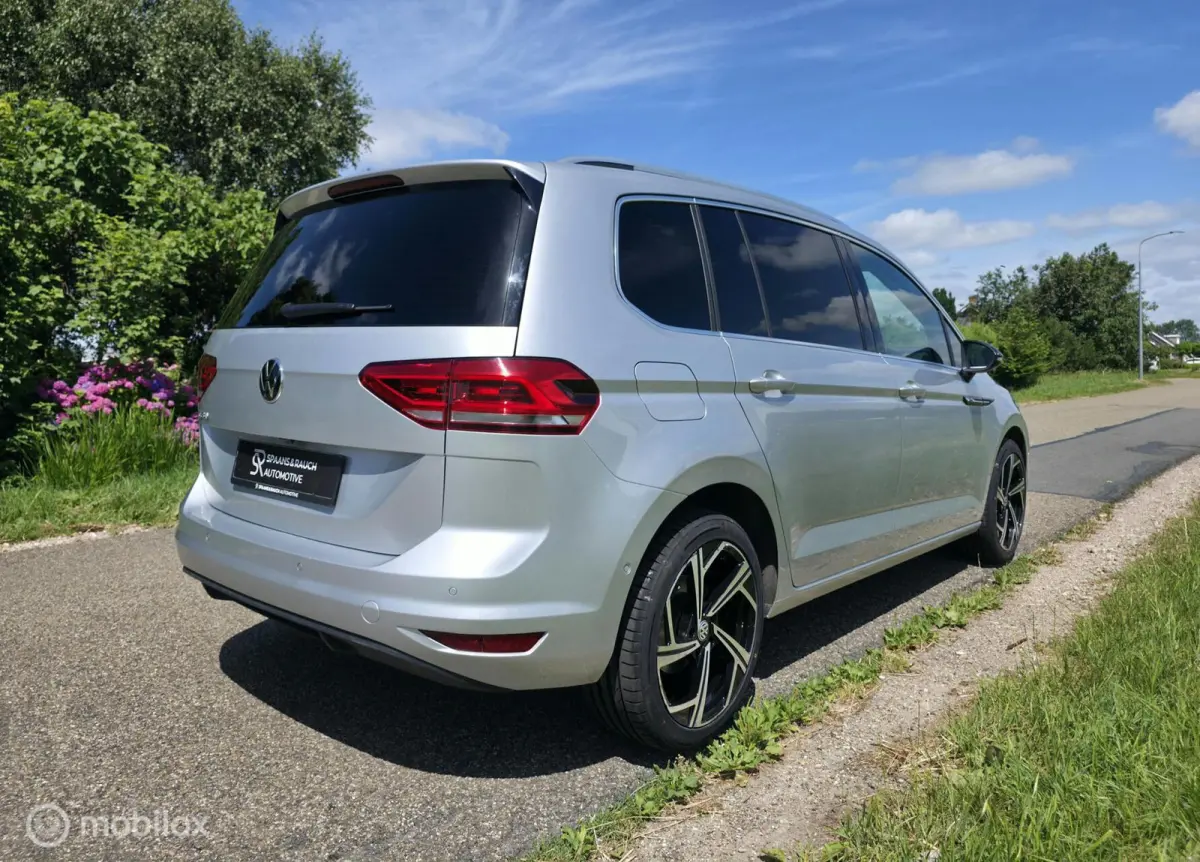 1.5 TSI R-Line / 5pers. / Pano / El. Trekh