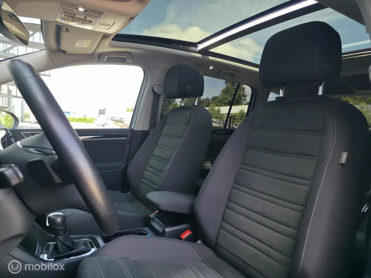 1.5 TSI R-Line / 5pers. / Pano / El. Trekh