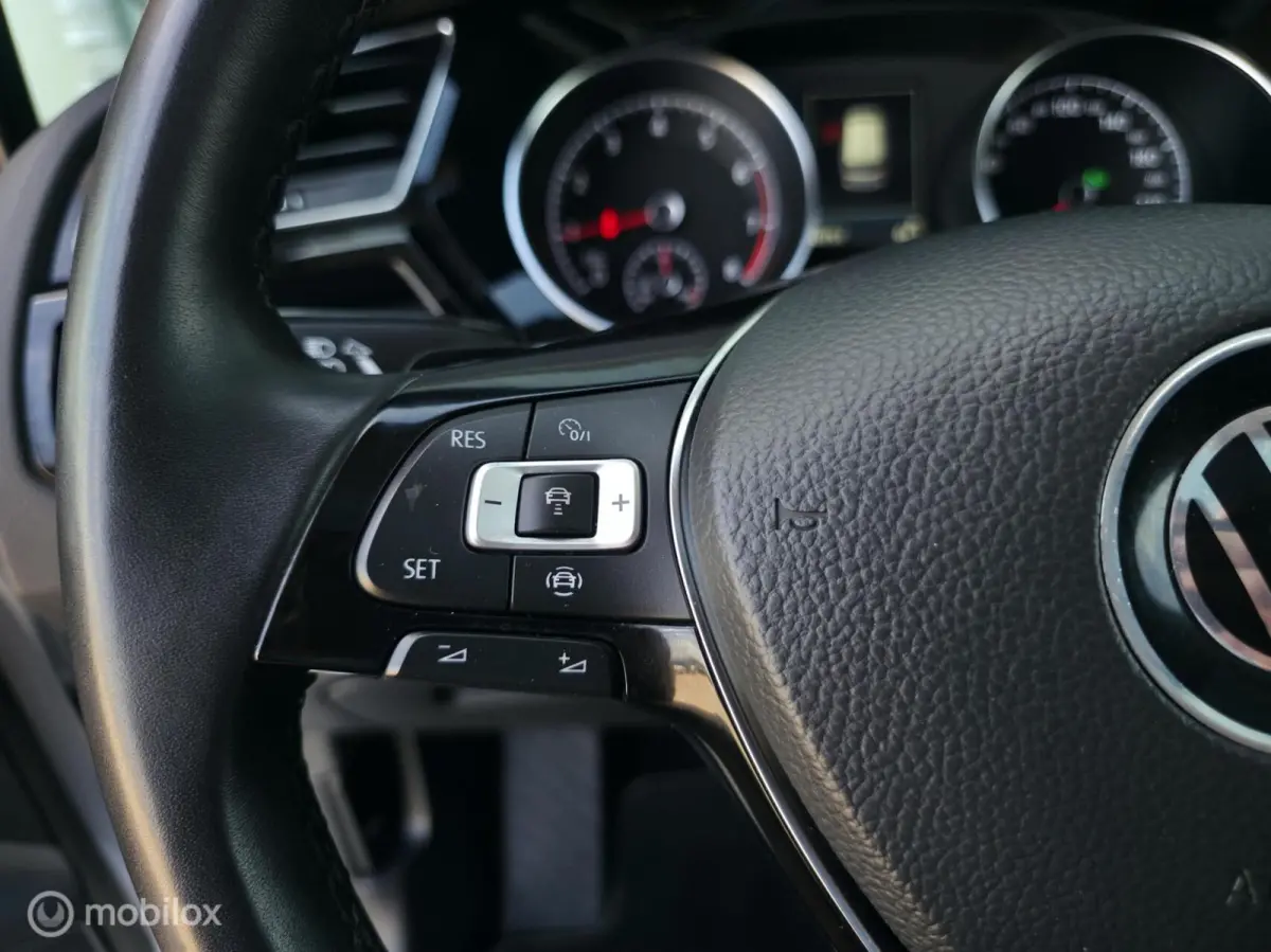 1.5 TSI R-Line / 5pers. / Pano / El. Trekh