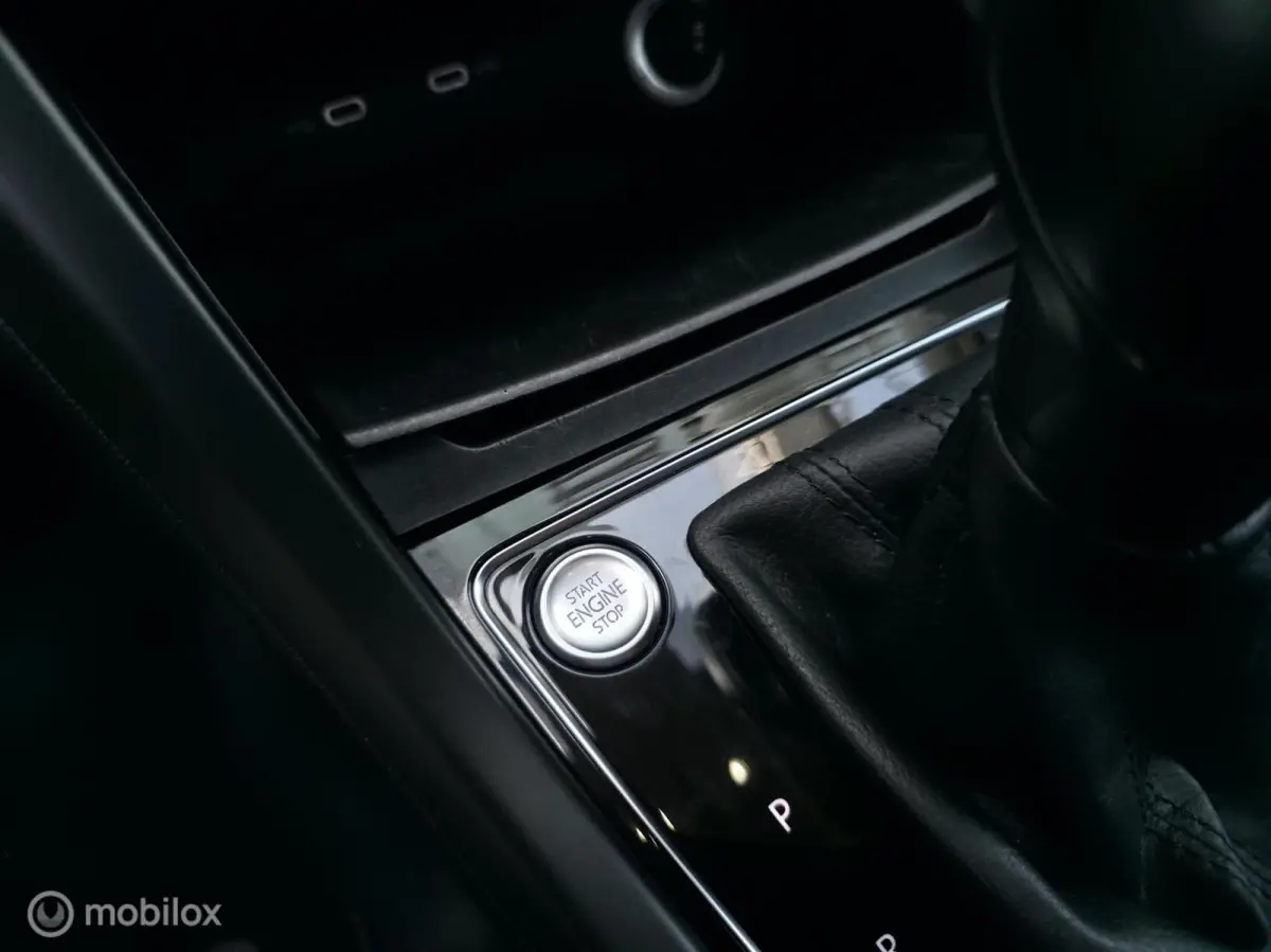 1.5 TSI R-Line / 5pers. / Pano / El. Trekh