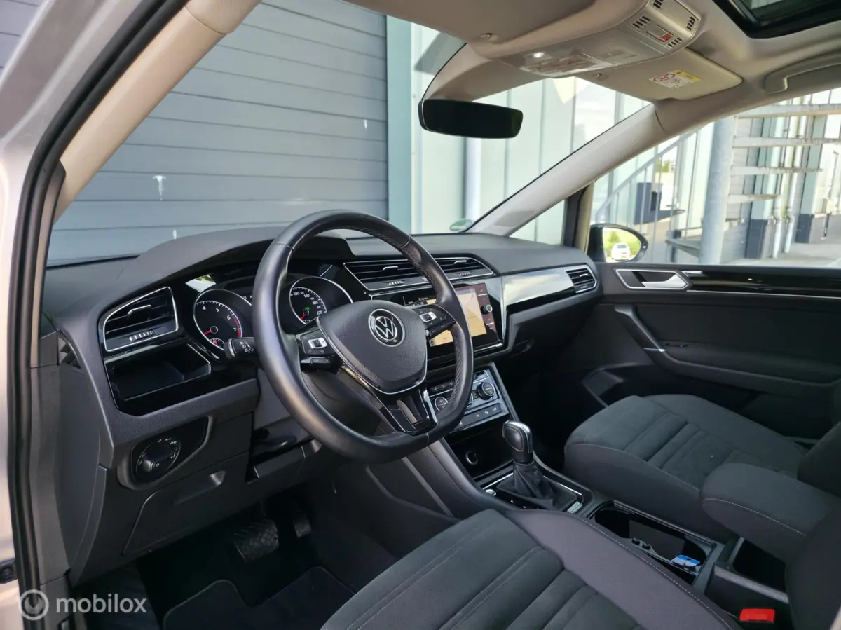 1.5 TSI R-Line / 5pers. / Pano / El. Trekh